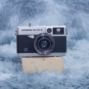 Máy ảnh film Olympus 35EC2 – Gọn nhẹ, dễ dùng, ảnh đẹp