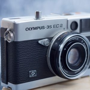 Máy ảnh film Olympus 35EC2 – Gọn nhẹ, dễ dùng, ảnh đẹp