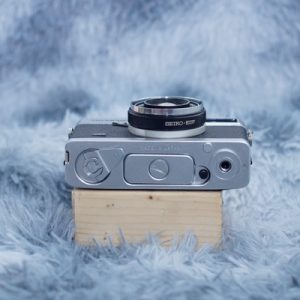 Máy ảnh film Olympus 35EC2 – Gọn nhẹ, dễ dùng, ảnh đẹp