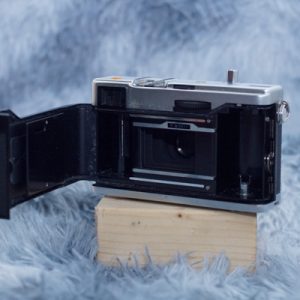 Máy ảnh film Olympus 35EC2 – Gọn nhẹ, dễ dùng, ảnh đẹp