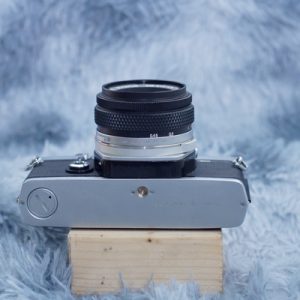 Olympus OM-1 kèm Zuiko 50mm f/1.8 – Huyền thoại máy film