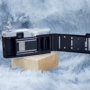 Olympus Pen FT kèm Zuiko 38mm f/1.8 – Combo máy film half-frame đỉnh cao, nhỏ gọn