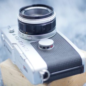 Olympus Pen FT kèm Zuiko 38mm f/1.8 – Combo máy film half-frame đỉnh cao, nhỏ gọn